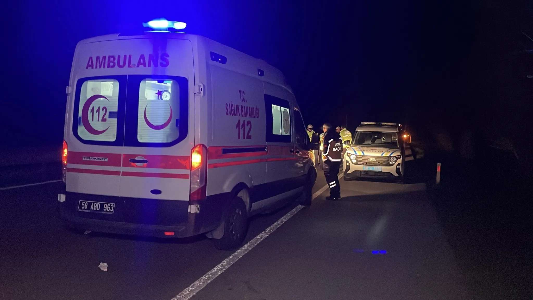 Sivas’ta feci kaza! Kontrolden çıkan otomobil ağaca çarptı: 1 ölü