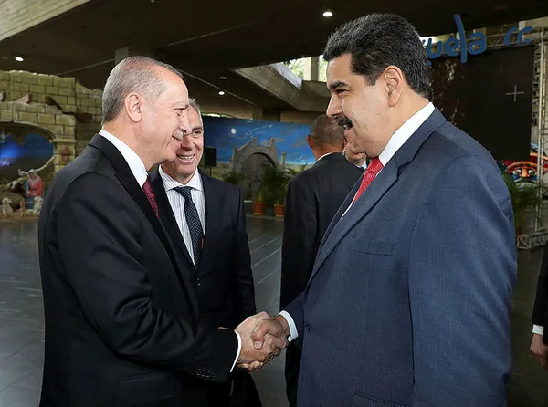 1699535539786.jpg Venezuela Devlet Başkanı Nicolas Maduro katil İsrail'e isyan etti: Tüm Arap ve Müslüman halkları yok etmek istiyorlar - 4