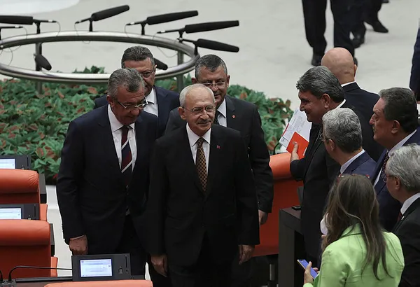 CHP’nin siyasi şovu çöktü! Vekiller imza atıp Meclis’e gelmedi