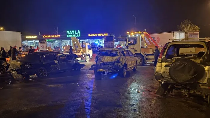 Anadolu Otoyolu'nda zincirleme kaza! 17 araç birbirine girdi: Çok sayıda yaralı var - 6