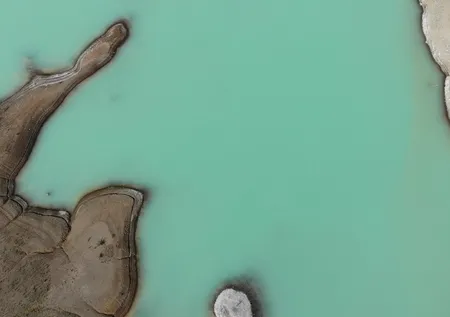 Bursa’nın Salda’sı! Yılda bir kere bu renge dönüyor: Gören dönüp tekrar bakıyor