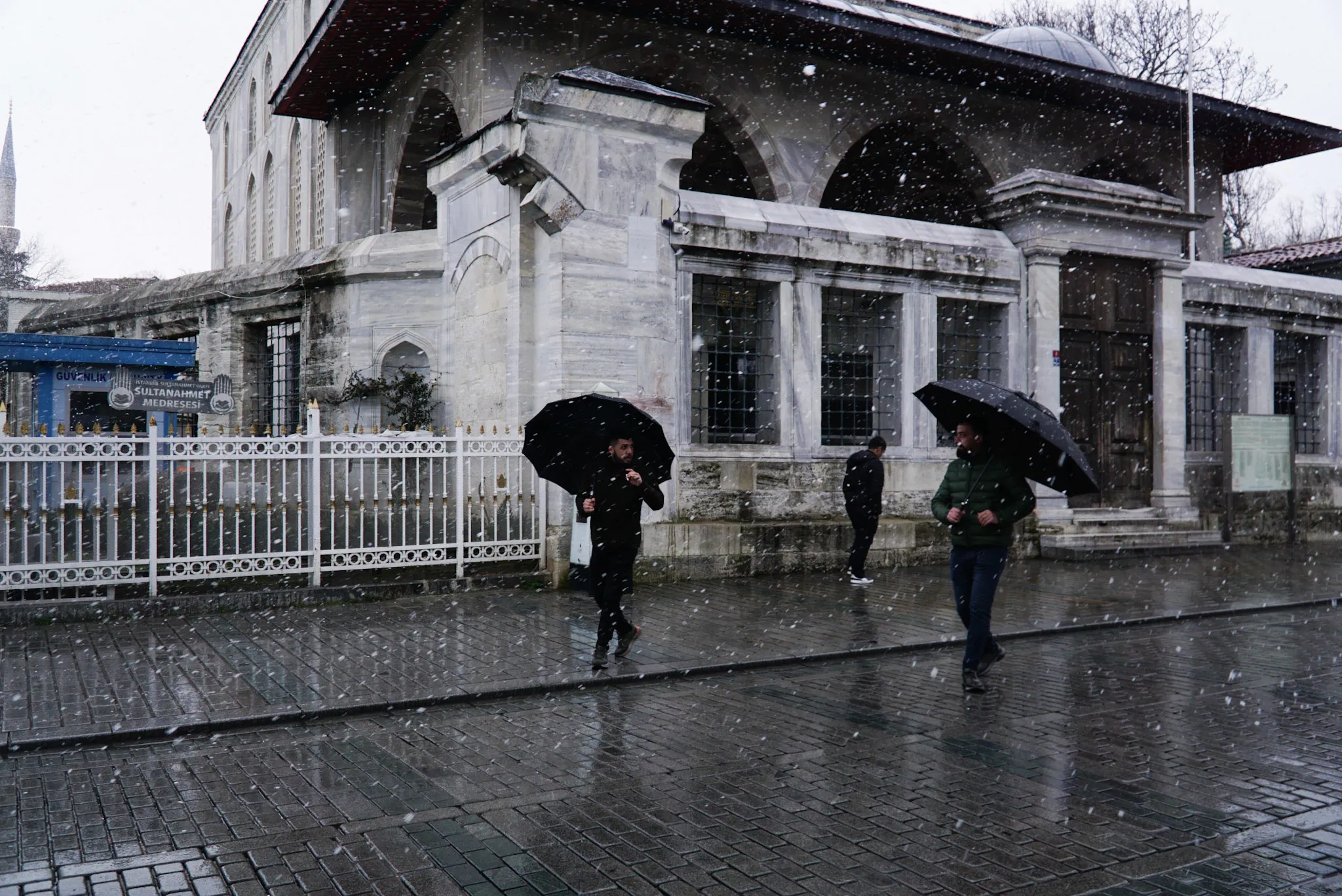 Meteoroloji’den yeni hafta sinyali! Sağanak kapıya dayandı, sıcaklıklar 21 dereceye düşecek