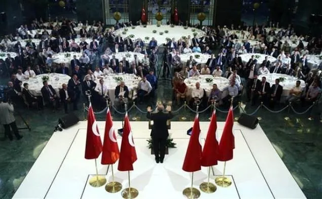 Cumhurbaşkanı Erdoğan’dan esnaflara iftar