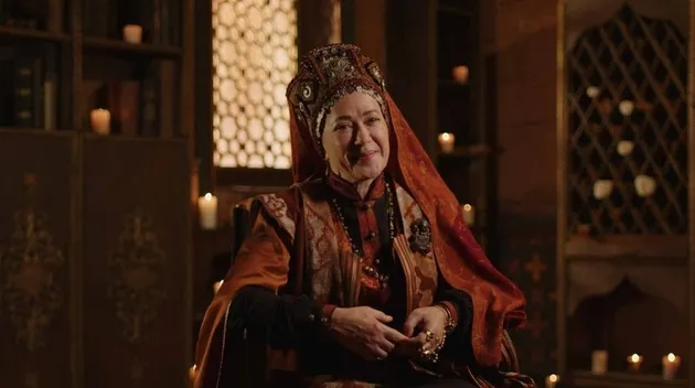 Kuruluş Orhan'ın Malhun Hatun'u Bennu Yıldırımlar'ın oyuncu kızı annesinin kopyası çıktı