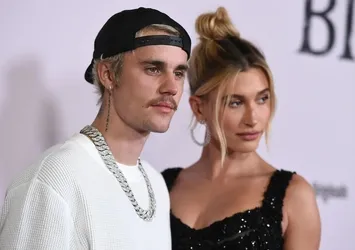 Justin Bieber babalığın tadını çıkarıyor