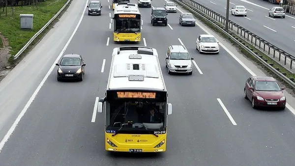 halk-otobusu-soforleri-15-milyar-liralik-alacaklari-icin-chpli-ibb-onunde-eylem-yapti-3-aydir-hak-edislerimizi-1692195588719.jpeg CHP'li İBB önünde halk otobüsü şoförleri 1,5 milyar liralık alacakları için eylem yaptı! - 2