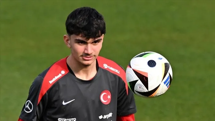 Milli futbolcu Can Uzun’dan Eintracht Frankfurt’a 5 yıllık imza