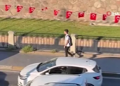 Çocuğun bayrak hassasiyeti kamerada