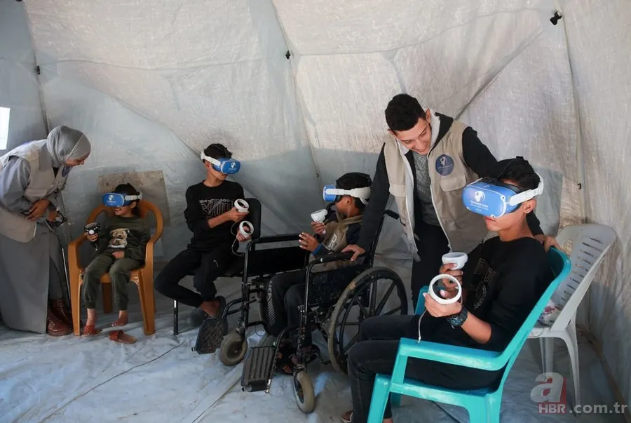 Gazze'de savaşın izleri "sanal gerçeklik"le siliniyor! Çocuklar yıkımdan "VR" ile uzaklaşıyor 3