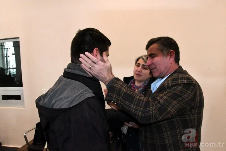 Ukrayna’dan tahliye edilenler Türkiye’de | Oğullarına kavuşan aile gözyaşlarına boğuldu: Devletimizin yanında olduğunu hissettik