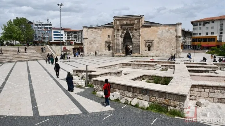 Sivas’a turist akını! Kadim şehir ücretsiz hızlı tren seferleriyle 46 bini aşkın ziyaretçi ağırladı