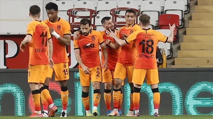 Galatasaray Beşiktaş derbisi ne zaman? 2021 GS BJK maçı ayın kaçında, hangi gün, saat kaçta başlayacak?