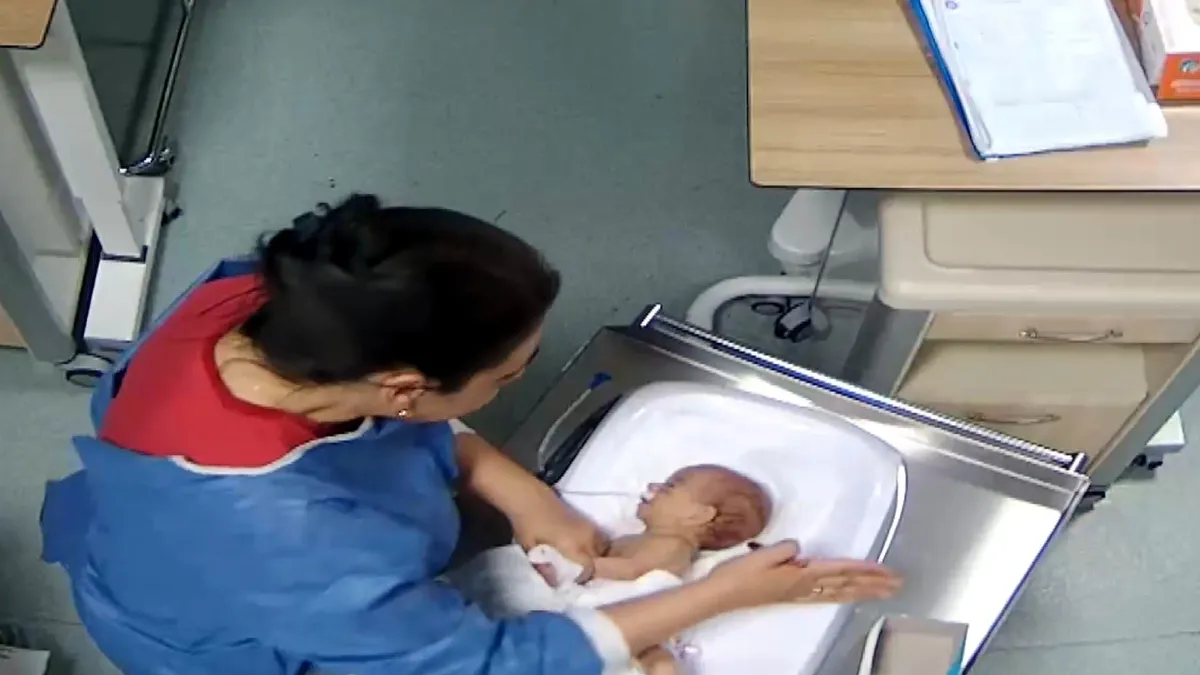 Kahramanmaraş'taki cani hemşirenin yeni görüntüleri ortaya çıktı! Başka bir bebeği de darbetmiş