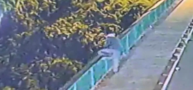 Bursa’da köprüden dereye atlayan kişi hayatını kaybetti! Olay anı kamerada