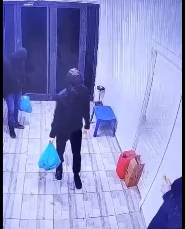 son-dakika-diyarbakirda-pkkli-teroristlerin-saldiri-girisimi-engellendi-her-ani-guvenlik-kamerasinda-1704530829045.jpg Son dakika | Diyarbakır’da PKK'lı teröristlerin saldırı girişimi engellendi! Her anı güvenlik kamerasında... - 2