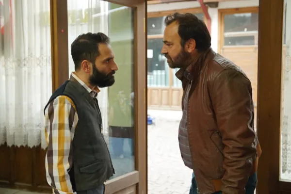 herkes-dileki-bekliyordu-gonul-dagina-geri-donuyorum-dedi-o-oyuncu-yillar-sonra-1696082248392.jpg Herkes Dilek'i bekliyordu! 'Gönül Dağı'na geri dönüyorum' dedi! O oyuncu yıllar sonra... - 4