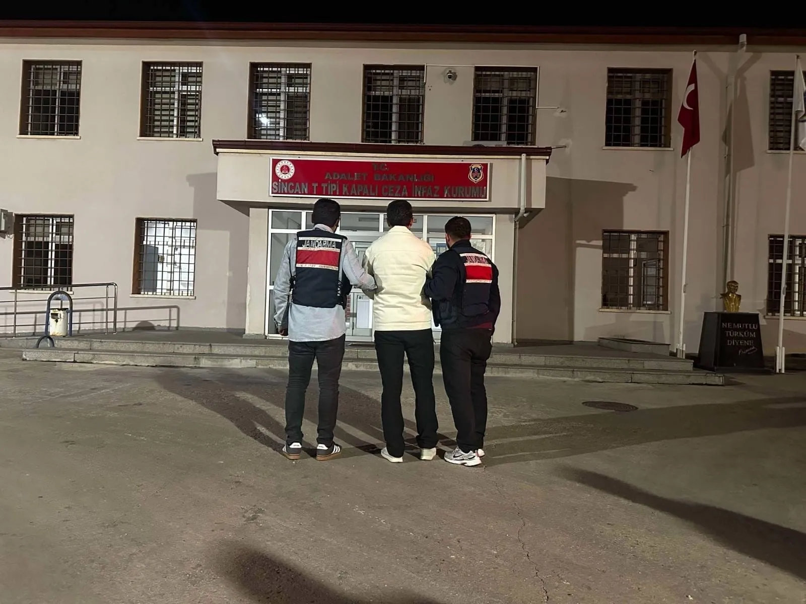 6 yıl 3 ay cezası olan firari FETÖ hükümlüsü H.D. yakalandı!