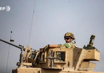ABD askerleri YPG arması taktı