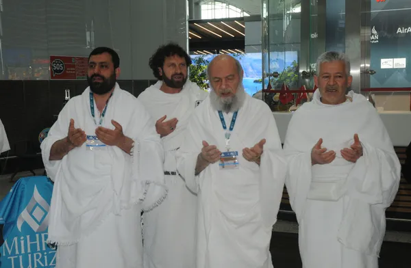 Vatandaşların umre heyecanı! 2 yıl sonra kutsal topraklara yolculuk