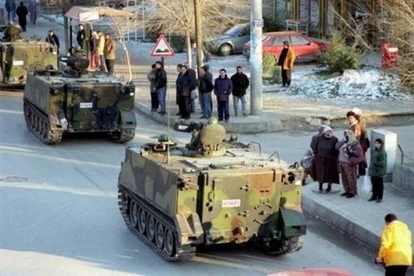Hafta sonu kısıtlamaları o illerde kaldırıldı! Kafe ve restoranlar açılıyor! Yüz yüze eğitime kademeli geçiş... Başkan Erdoğan duyurdu