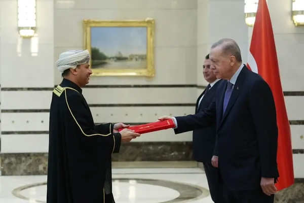 baskan-erdogana-buyukelcilerden-guven-mektubu-1706624717930.jpeg Başkan Erdoğan'a büyükelçilerden güven mektubu! Tek tek kabul etti - 4