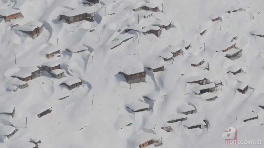 Rize Çamlıhemşin'de kar kalınlığı 3 metreyi aştı; evler kayboldu 8