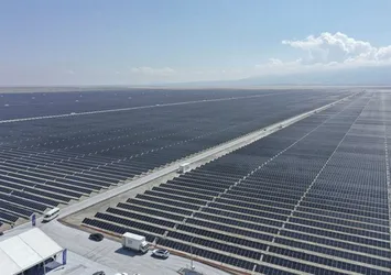 Türkiye enerjisini çölden çıkaracak! Güneş panelleri geleceğin yükünü sırtılıyor