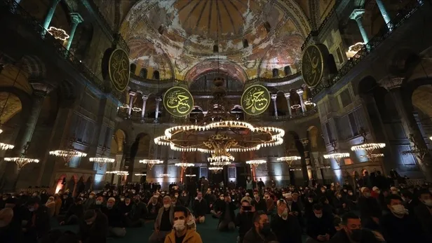 muharrem-ayi-faziletleri-muharrem-ayinda-ne-oldu-muharrem-ayi-onemi-nedir-muharrem-ayinda-yasanan-olaylar-1659169313554.jpg Muharrem ayı faziletleri: Muharrem ayında ne oldu? Muharrem ayı önemi nedir? Muharrem ayında yaşanan olaylar... - 2