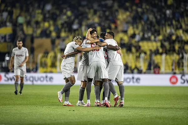 fenerbahce-0-olympiakos-3-mac-sonucu-sari-kanarya-kadikoyde-kayip-1633027489002.jpg Fenerbahçe: 0 - Olympiakos: 3 MAÇ SONUCU | Sarı Kanarya Kadıköy'de kayıp - 2