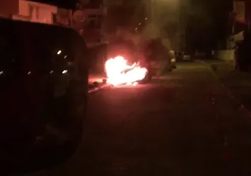 Geceyi aydınlattı! Kırıkkale'de park halindeki otomobil kundaklandı