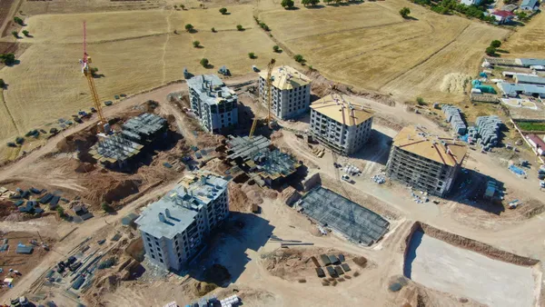 Elazığ'da deprem konutlaru hızla yükseliyor! Temelini Başkan Erdoğan atmıştı - 2