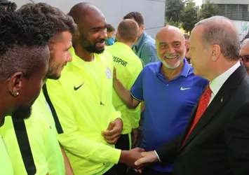Kweuke, Erdoğan'a Türkçe söz verdi!