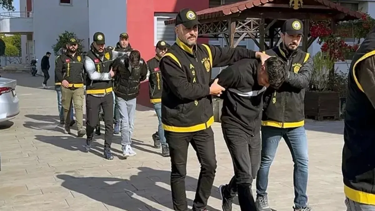 35 milyon TL haraç istedikleri 3 esnafın iş yerlerini kurşunladılar!