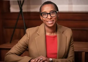 Yahudi lobisinin baskılarına dayanamadı! Harvard'da "ifade özgürlüğünü savunan" Rektör görevinden istifa etti