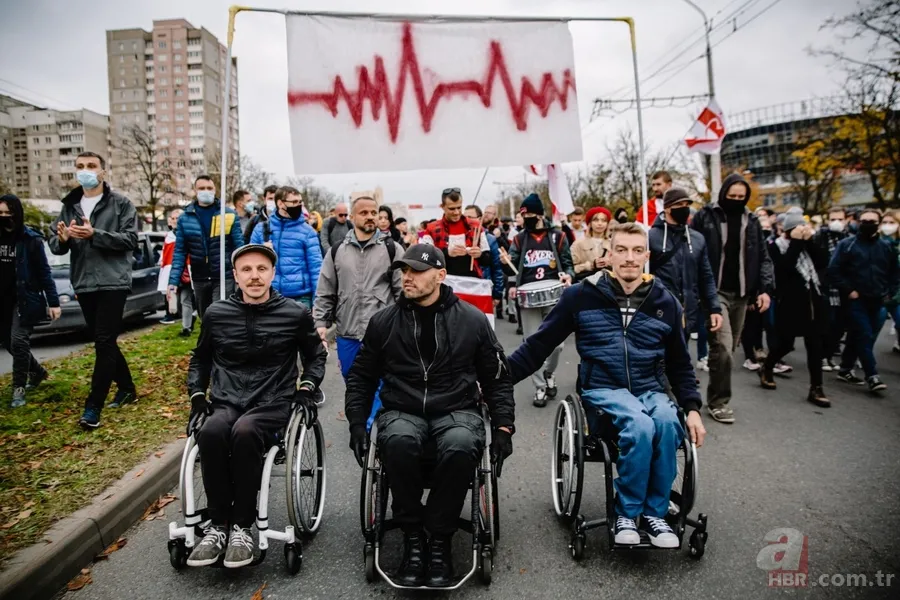Lukaşenko'ya verilen istifa süresi doldu! Belarus sokakları yeniden karıştı 22