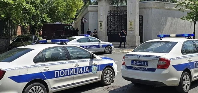 Sırbistan’da İsrail Büyükelçiliği’ne oklu saldırı! 1 polis yaralı