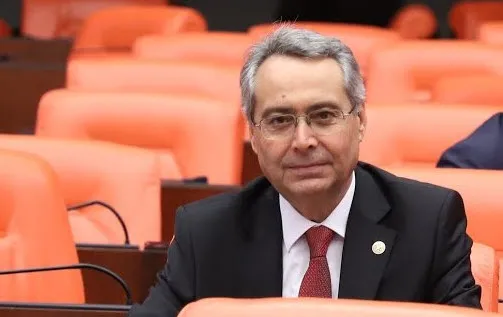 CHP'li vekil Rafet Zeybek ve şoförü tarafından saldırıya uğrayan gazeteci suç duyurusunda bulundu - 3