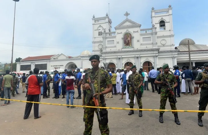 Sri Lanka'da art arda patlamalar