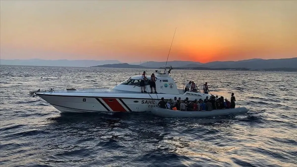 Seferihisar açıklarında 5’i çocuk 13 düzensiz göçmen yakalandı