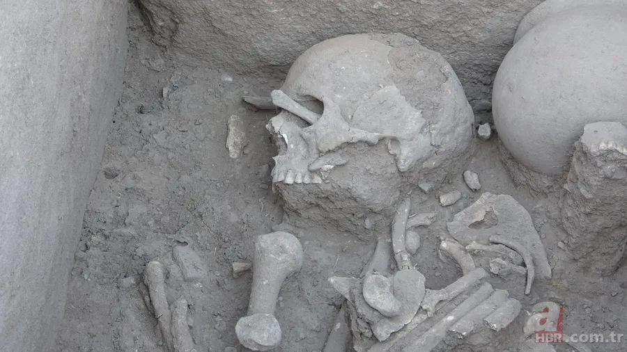 Diyarbakır’da kazı çalışmalarında heyecanlandıran keşif: Sandık tipi mezar bulundu 2