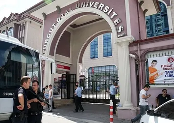 Kapatılan üniversitelerin öğrencilerine 'özel öğrenci' statüsü
