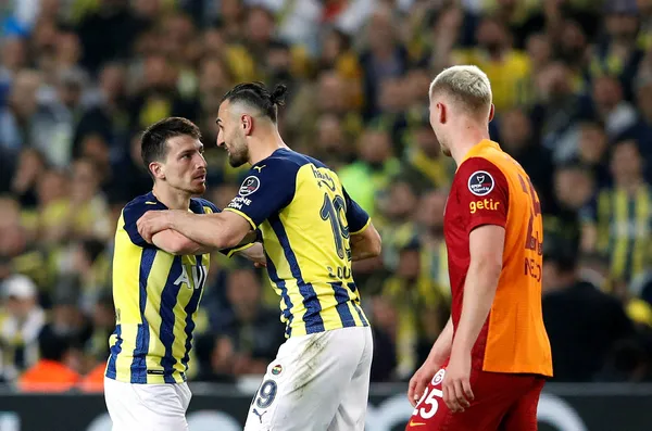 Fenerbahçe-Galatasaray derbisi öncesi son gelişmeler! Kadıköy’de zirve mücadelesi