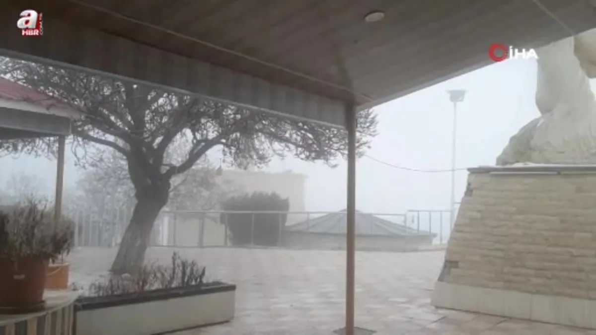 Elazığ'da sis etkisini sürdürüyor