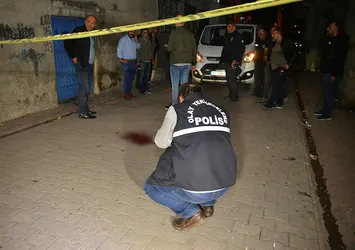 Mahalle kavgasında 15 yaşındaki çocuk başından vuruldu