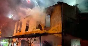 Sakarya’da yangın: Ahşap ev kül oldu