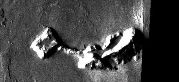 Mars’ta bir insan silüeti! NASA paylaştı bilim insanlarını şaşırtan görüntüler
