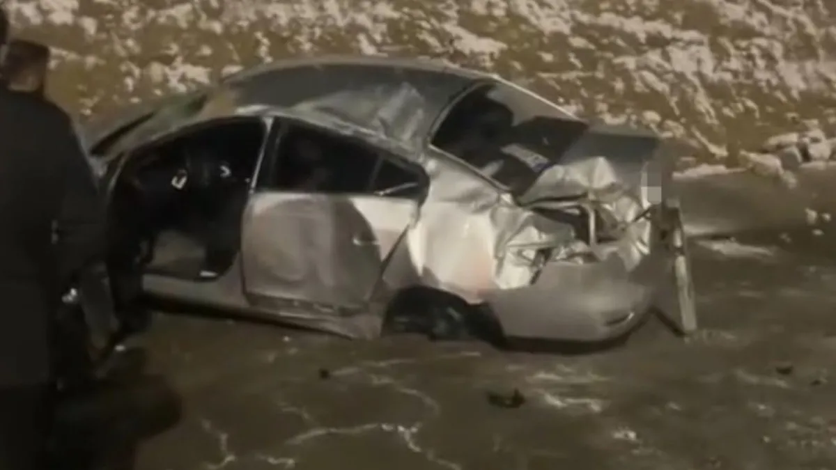 Van'da otomobil takla attı: 2 kişi yaralandı