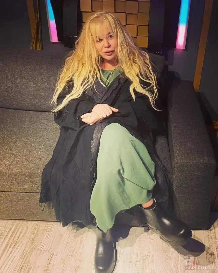 Cansever'in destek gecesinde Zerrin Özer'den endişelendiren görüntü 1