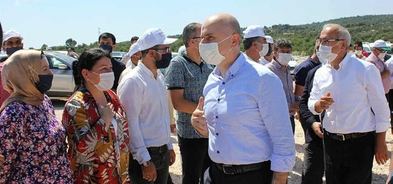 Ulaştırma ve Altyapı Bakanı Adil Karaismailoğlu'ndan Çeşmeli-Taşucu otoyolu müjdesi
