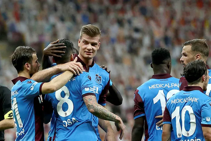 Trabzonspor Galatasaray’ı 3-1 mağlup etti